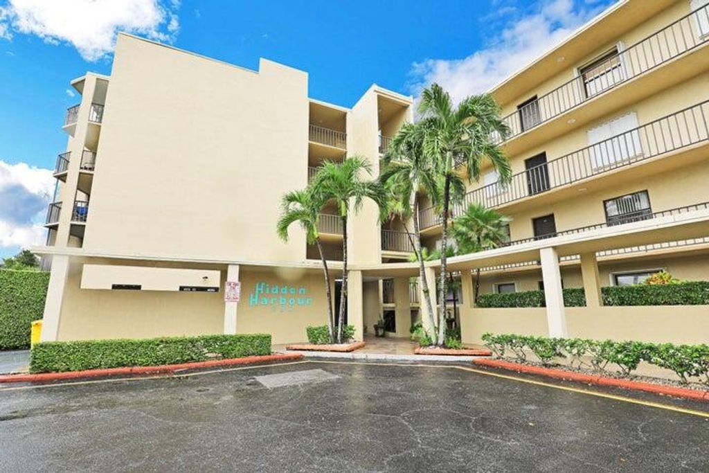 Photo of 890 N Federal Highway #202, Lantana, FL 33462 (MLS # R11164560)