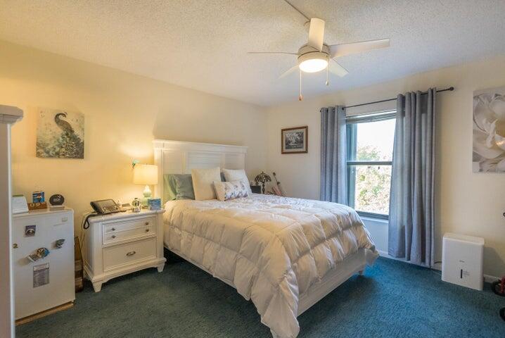 HIDDEN HARBOUR OF THE PALM BEACHES CONDO - Residential