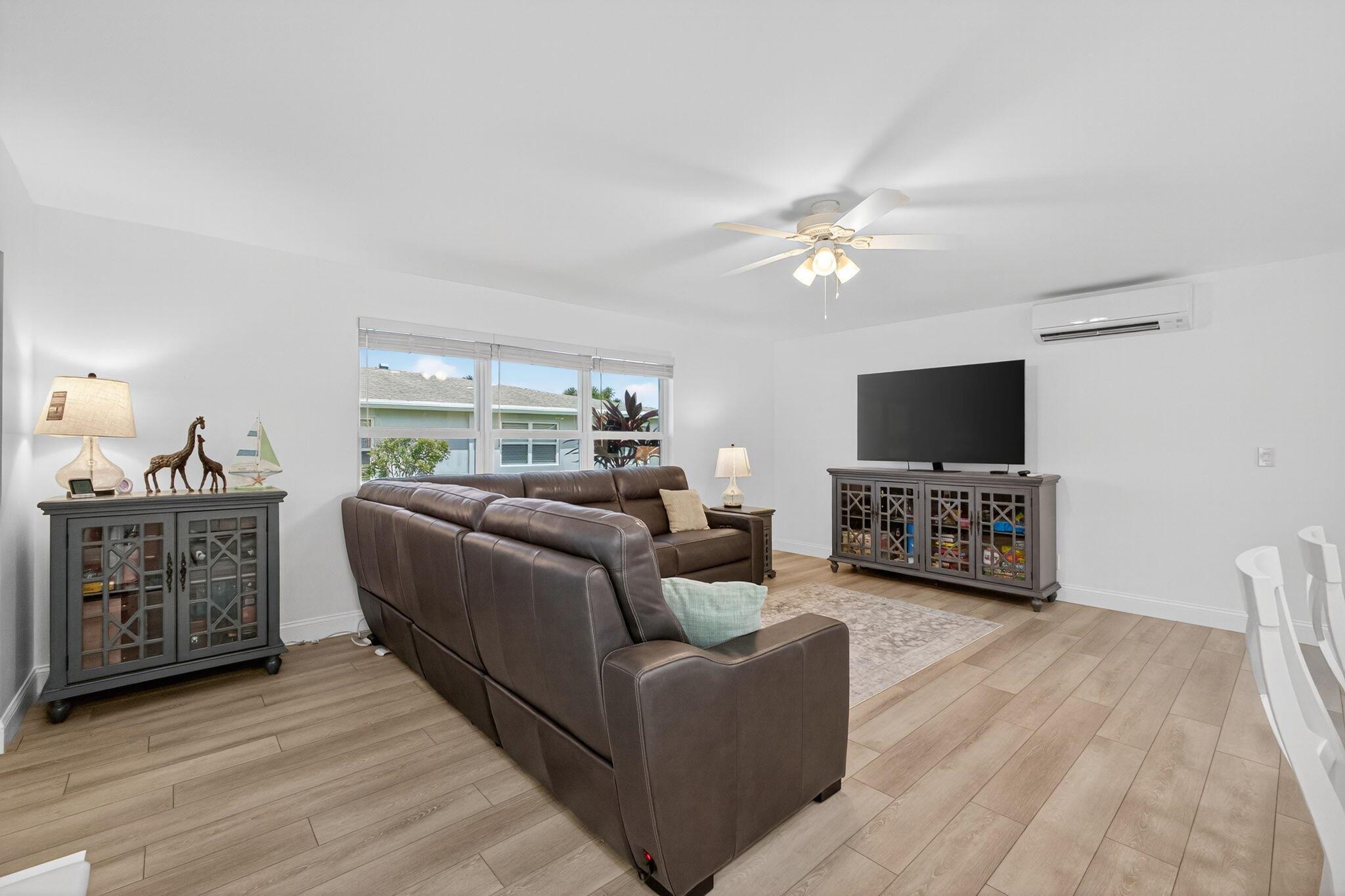 300 Main Boulevard A, Boynton Beach, FL, 33435/$239,900 3 300 Main Boulevard A