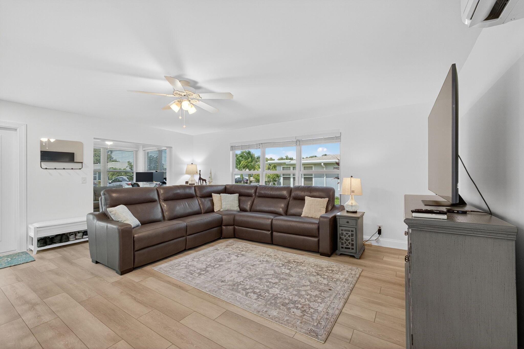 300 Main Boulevard A, Boynton Beach, FL, 33435/$239,900 4 300 Main Boulevard A