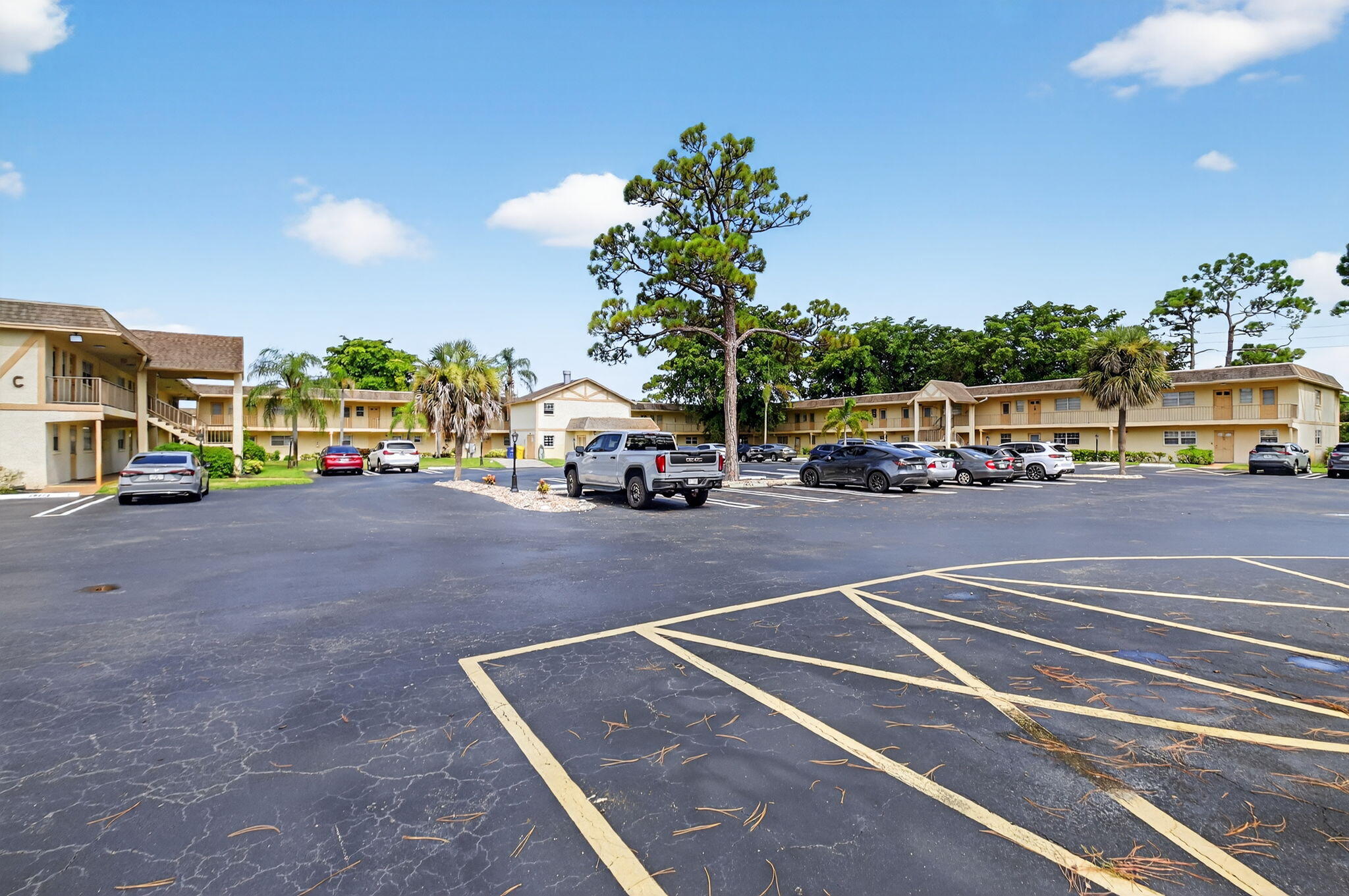 LAKEVIEW GREENS - Residential