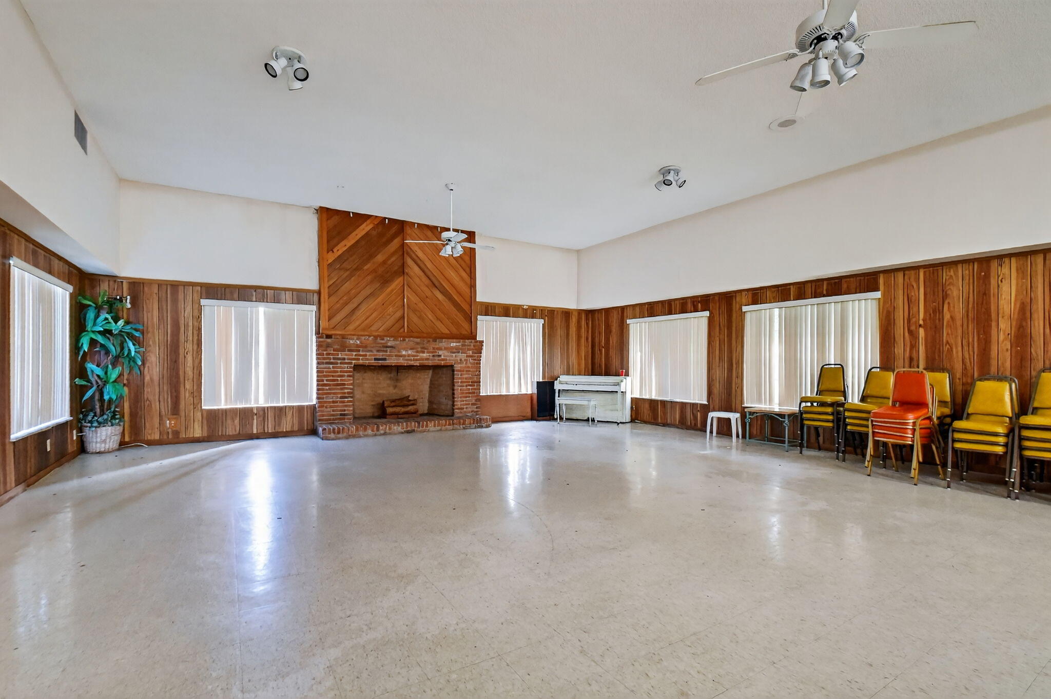 LAKEVIEW GREENS - Residential