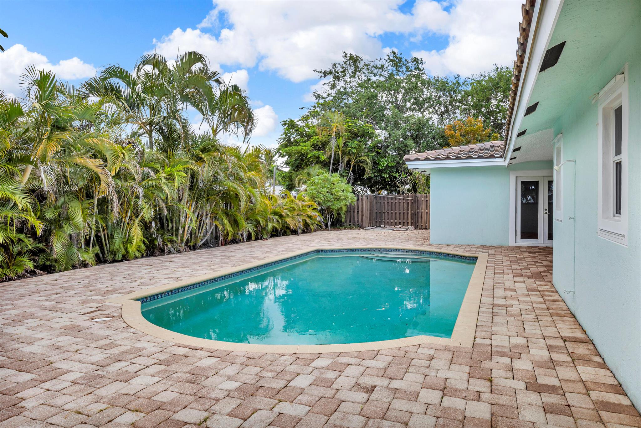 1001 SE 12th Terrace