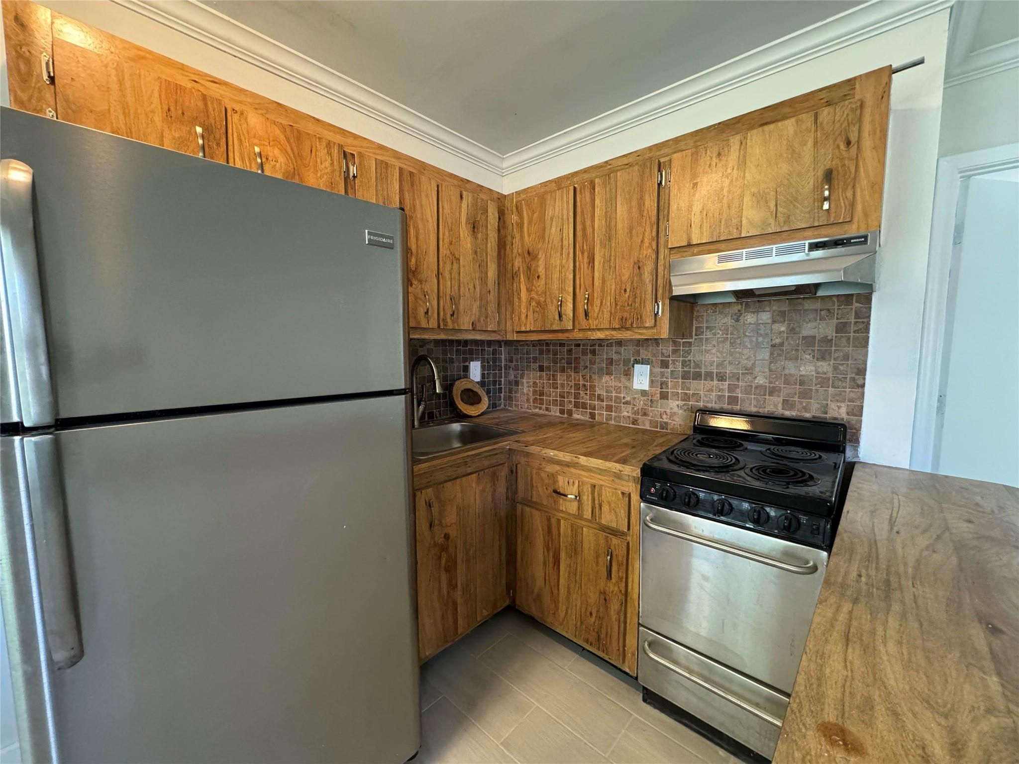 Village Park At Oakland C - Residential Lease