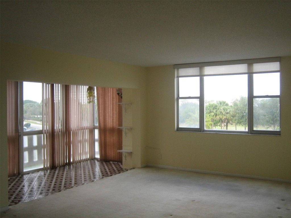 Photo of 4350 Hillcrest Drive #300, Hollywood, FL 33021 (MLS # F10451453)
