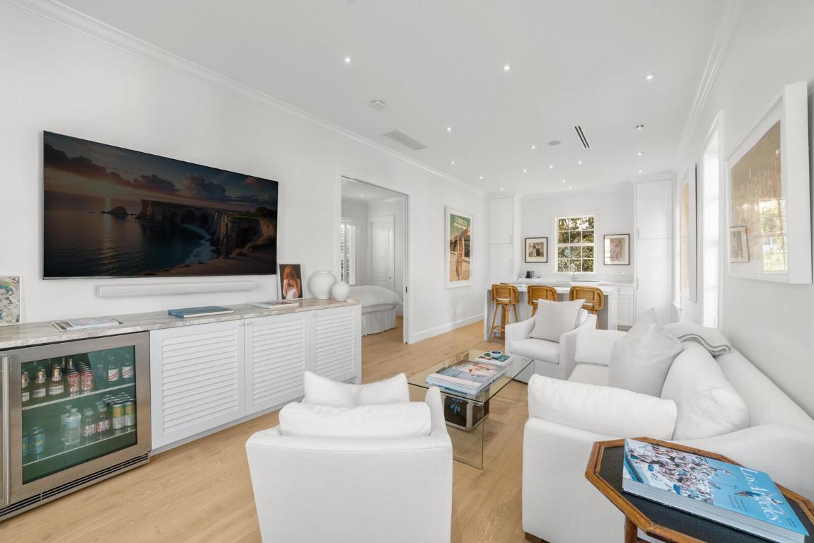 EDGEWATER - Residential