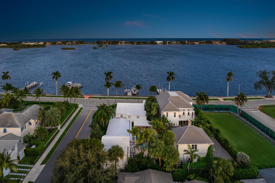 EDGEWATER - Residential