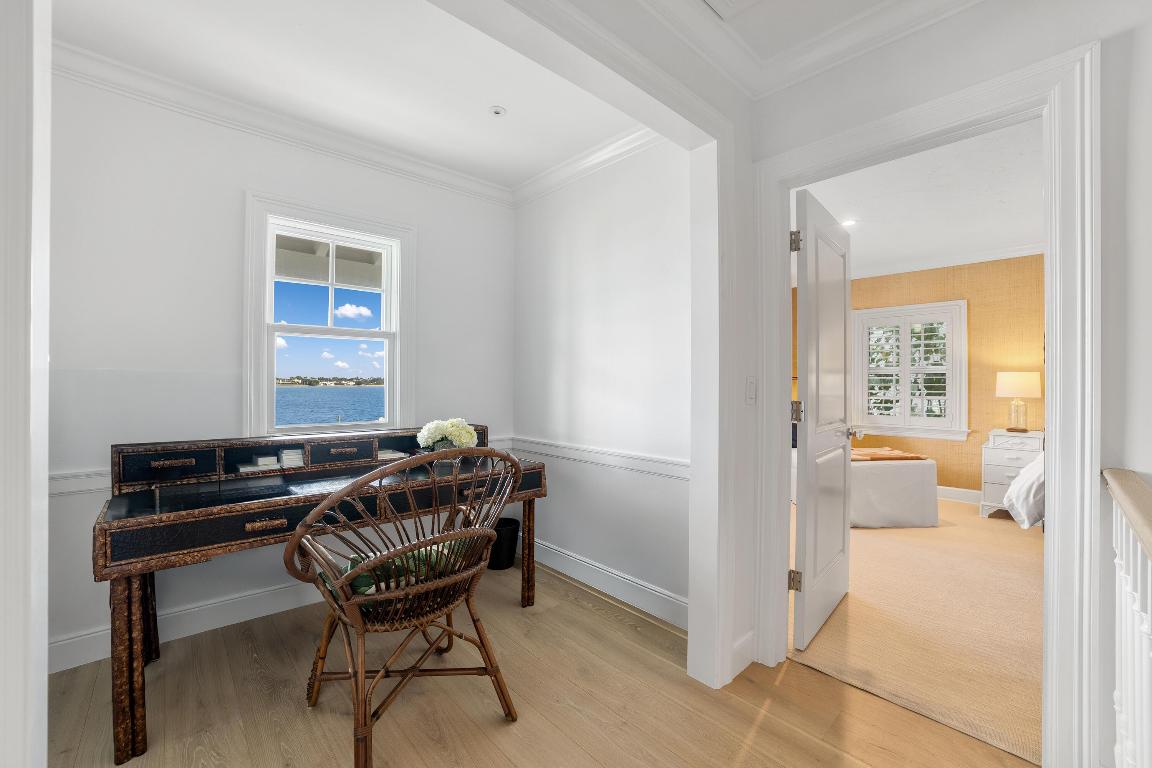 EDGEWATER - Residential