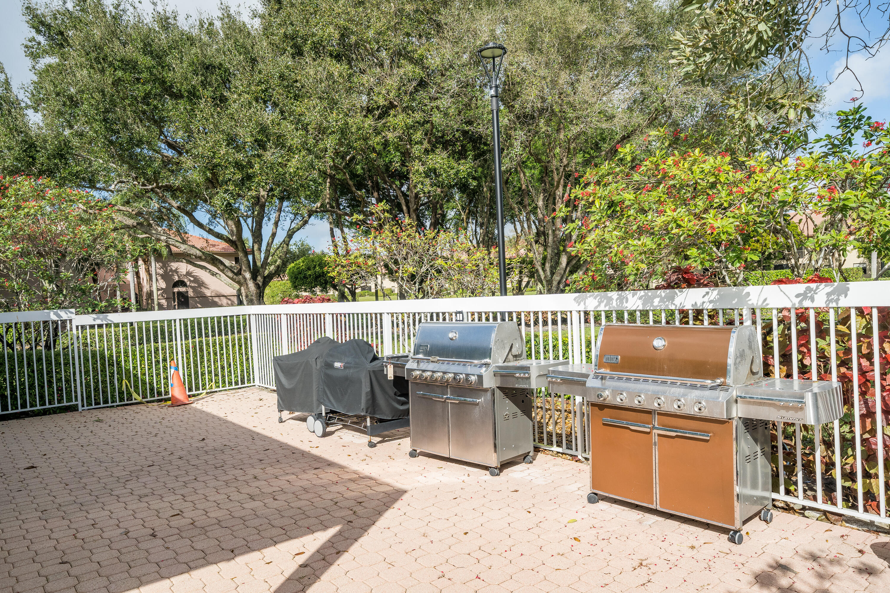 Platina CARRARA VILLAGE CONDO - Residential