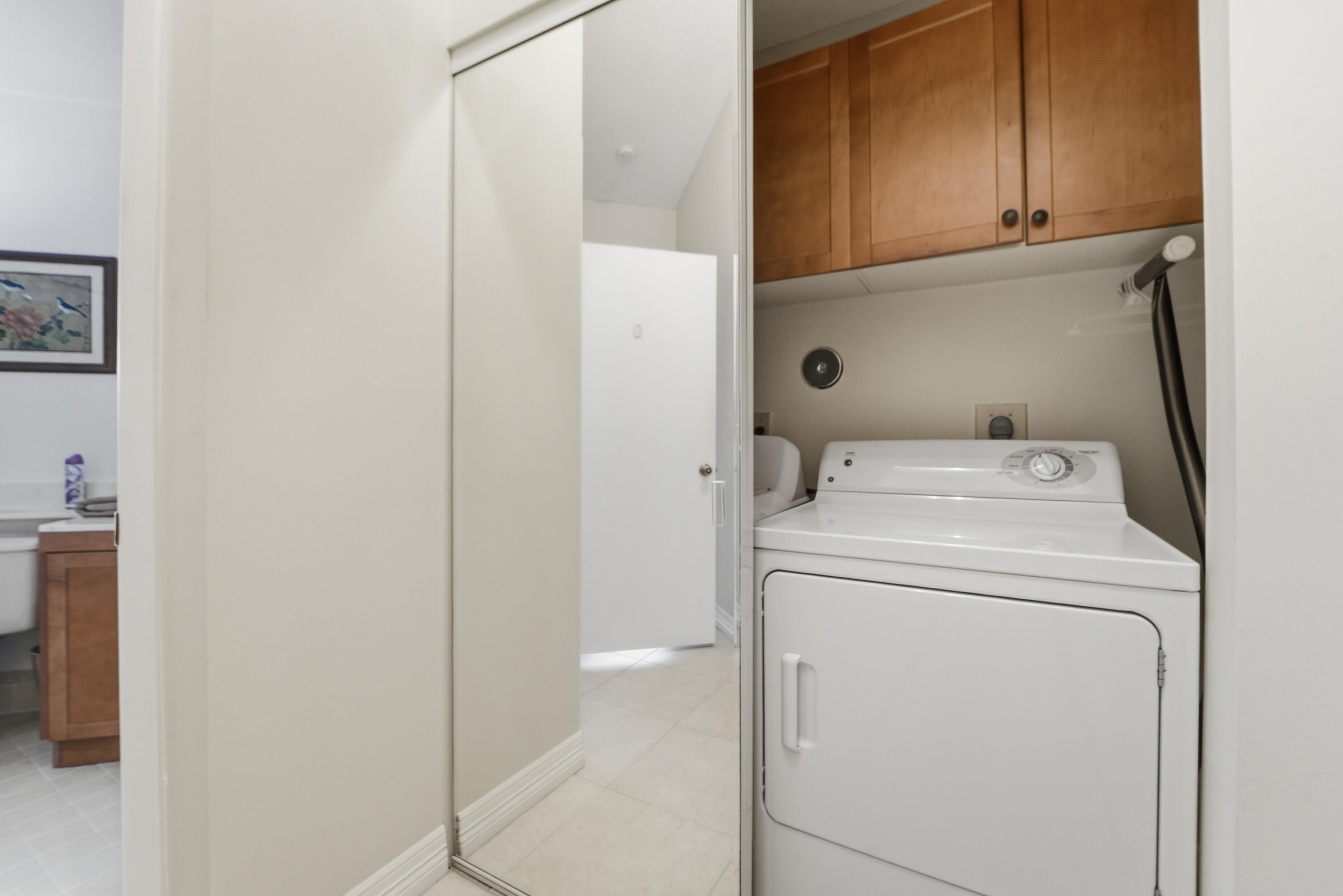 Platina CARRARA VILLAGE CONDO - Residential