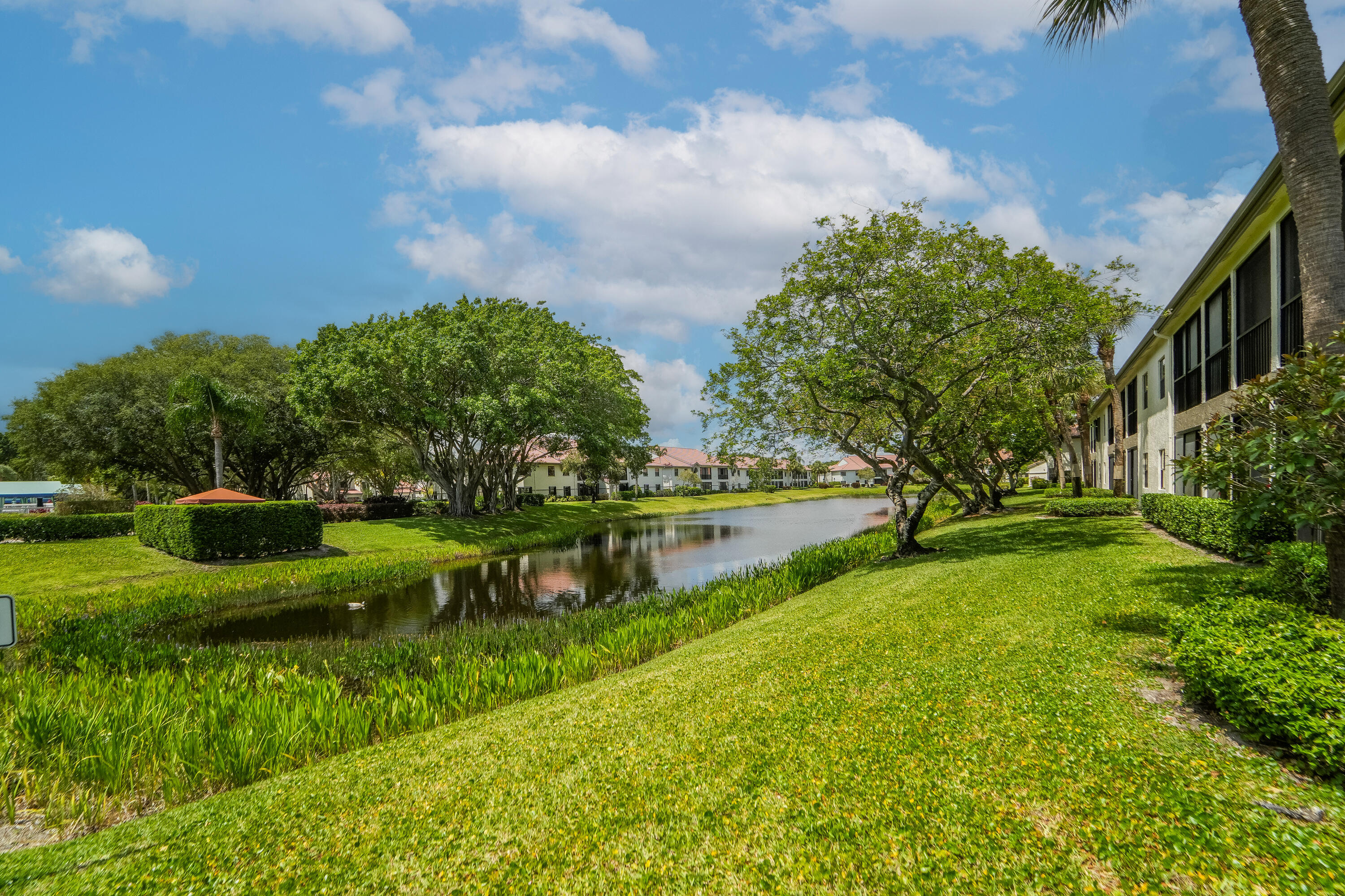 Platina CARRARA VILLAGE CONDO - Residential