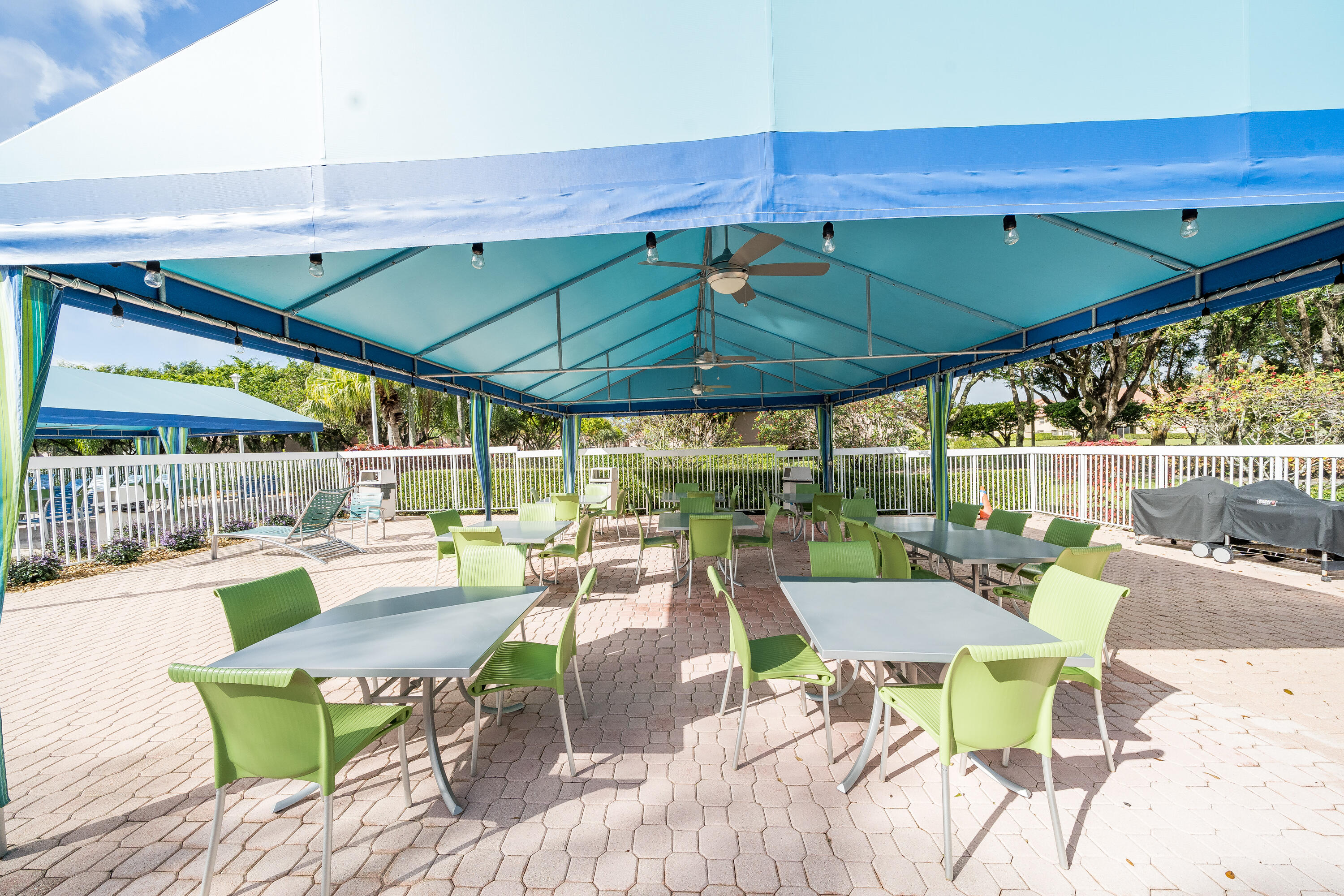 Platina CARRARA VILLAGE CONDO - Residential