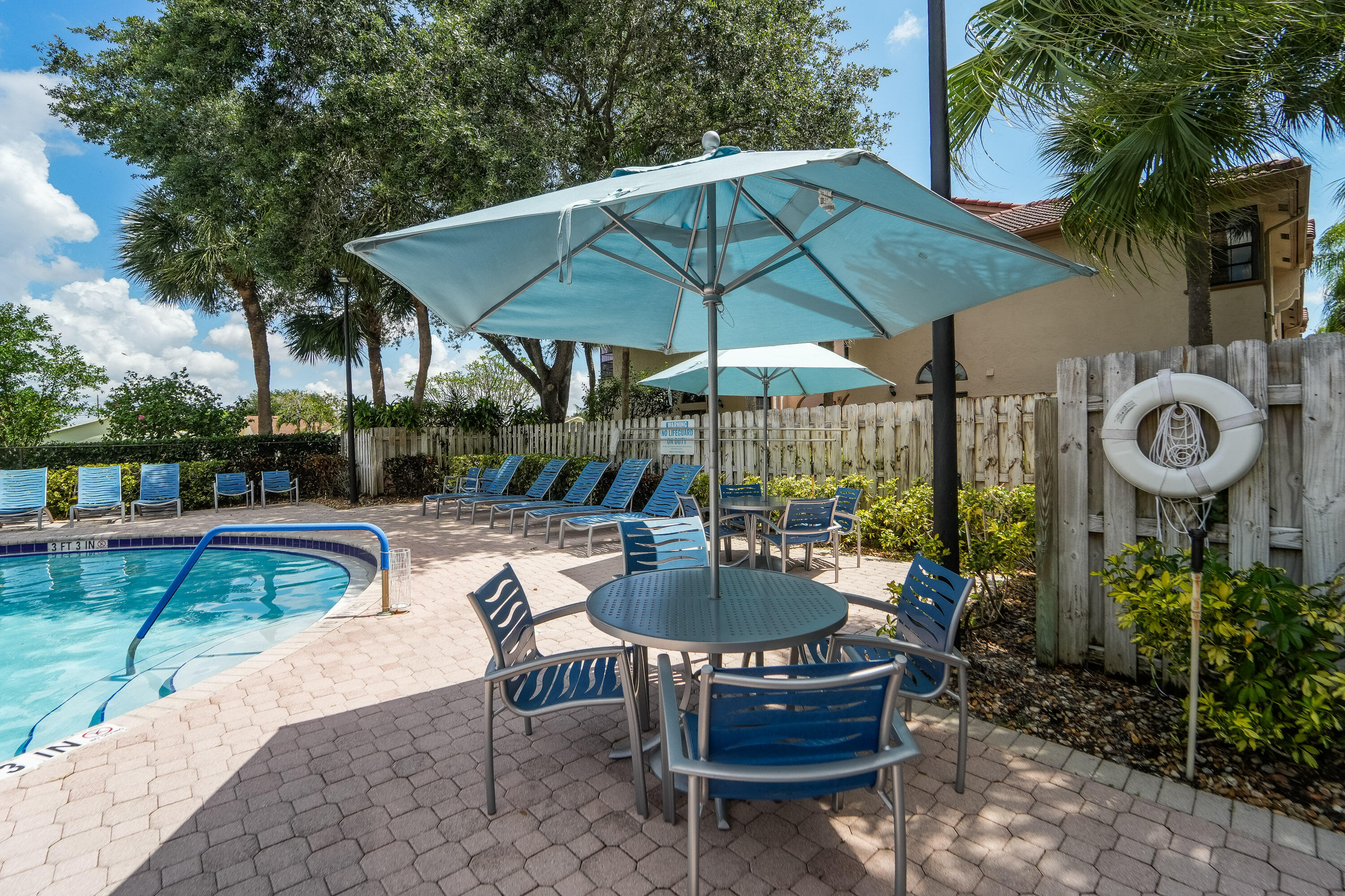 Platina CARRARA VILLAGE CONDO - Residential
