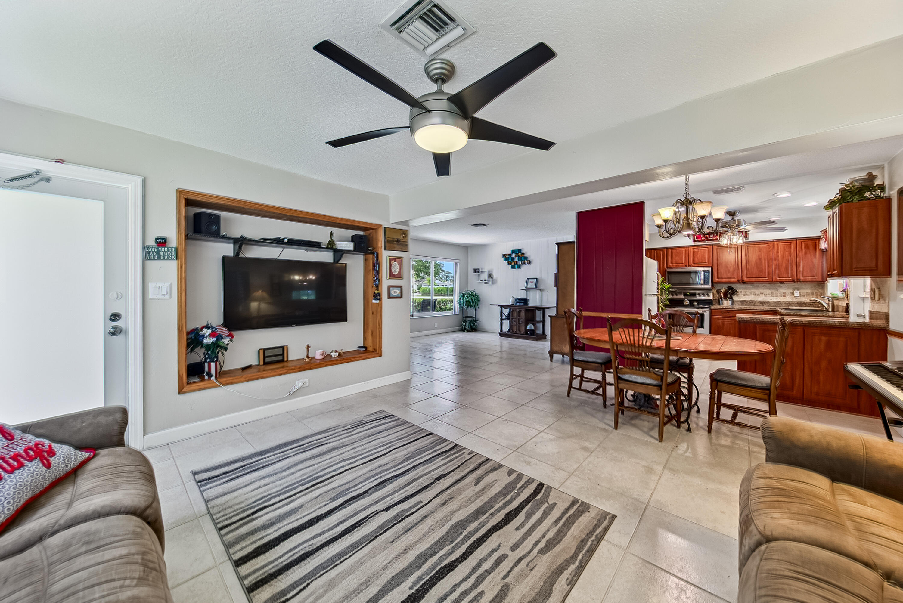 LYONS PARK - Residential