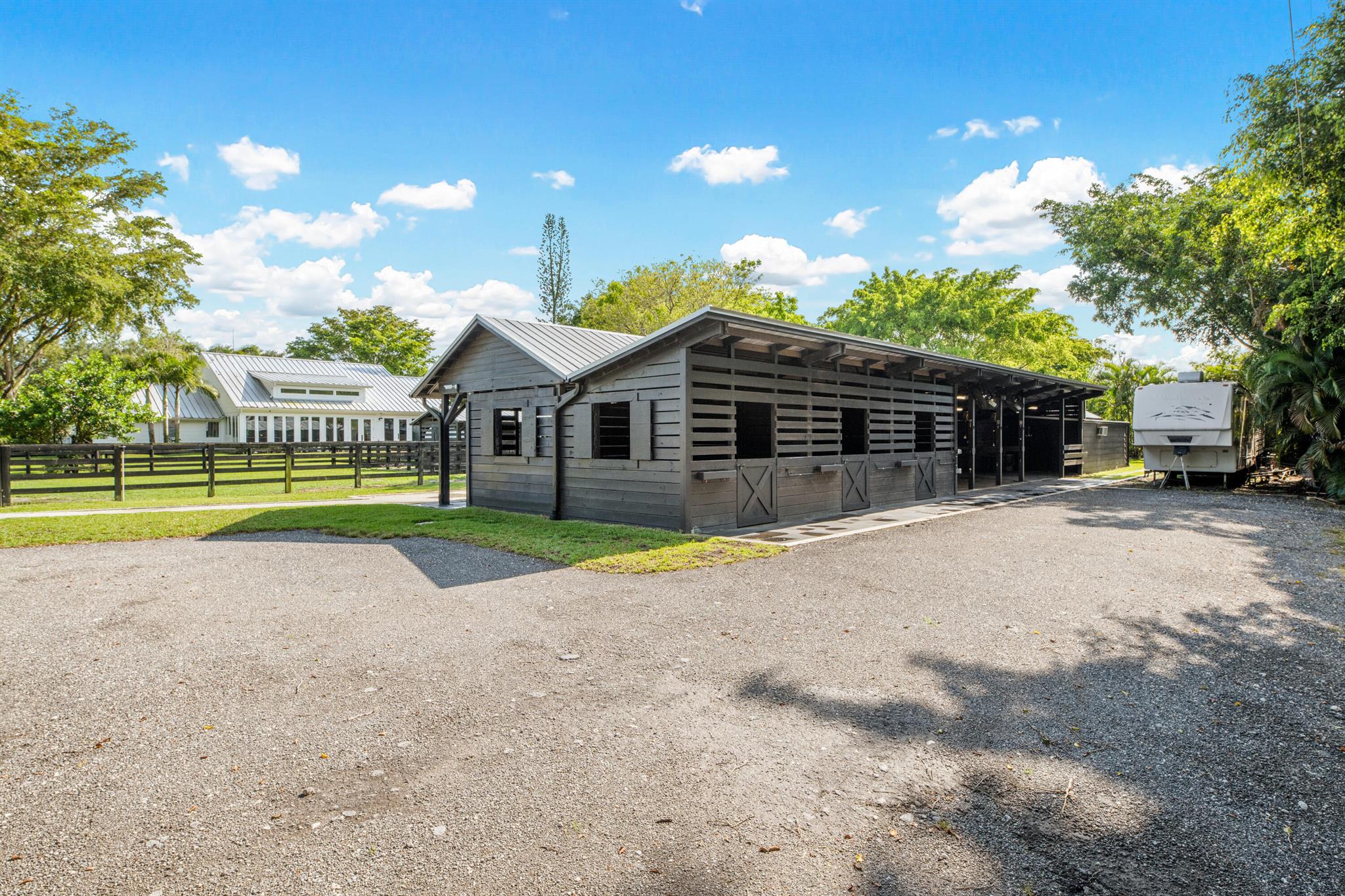 SADDLE TRAIL PARK OF WELL - Residential