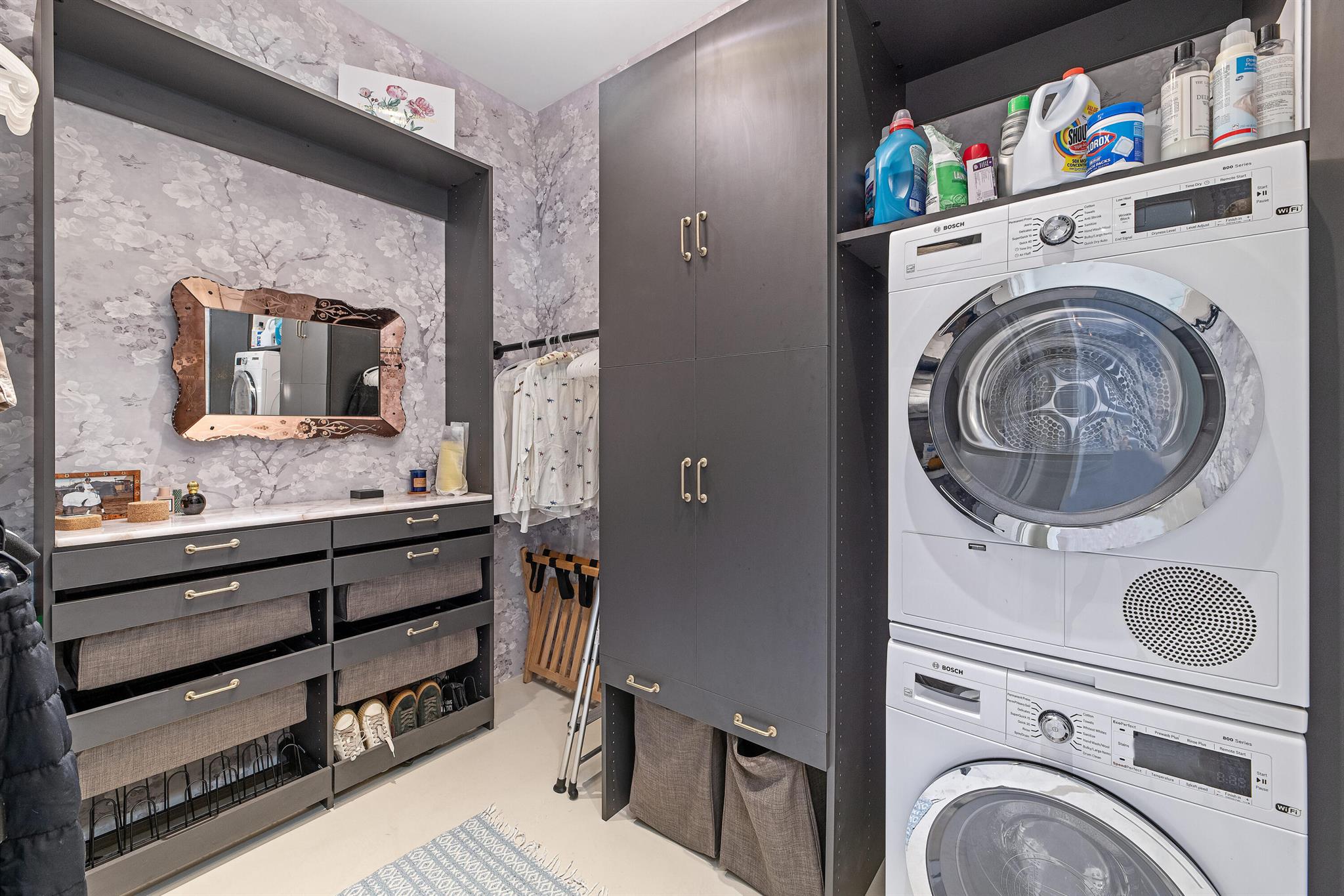 SADDLE TRAIL PARK OF WELL - Residential