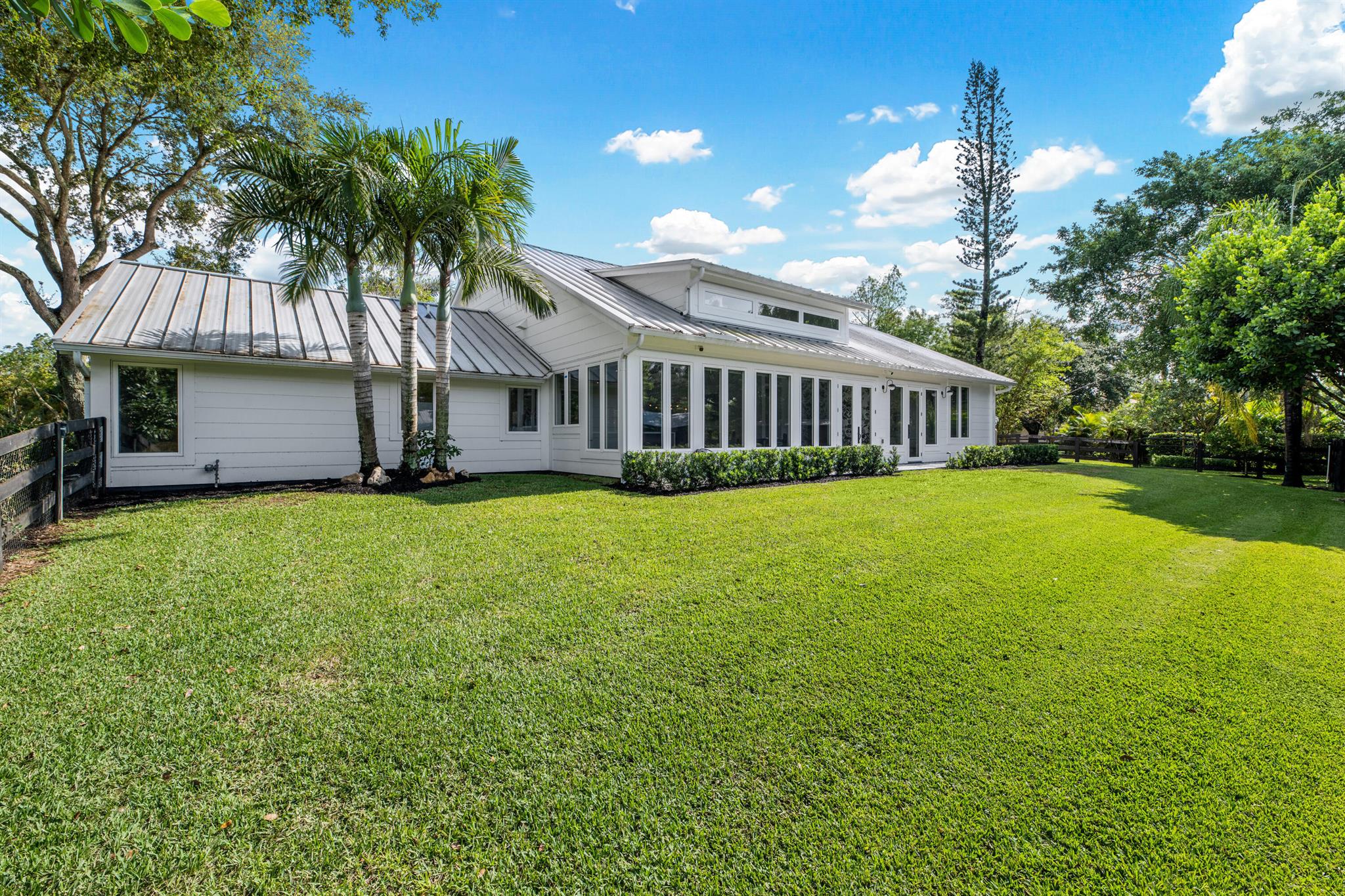 SADDLE TRAIL PARK OF WELL - Residential