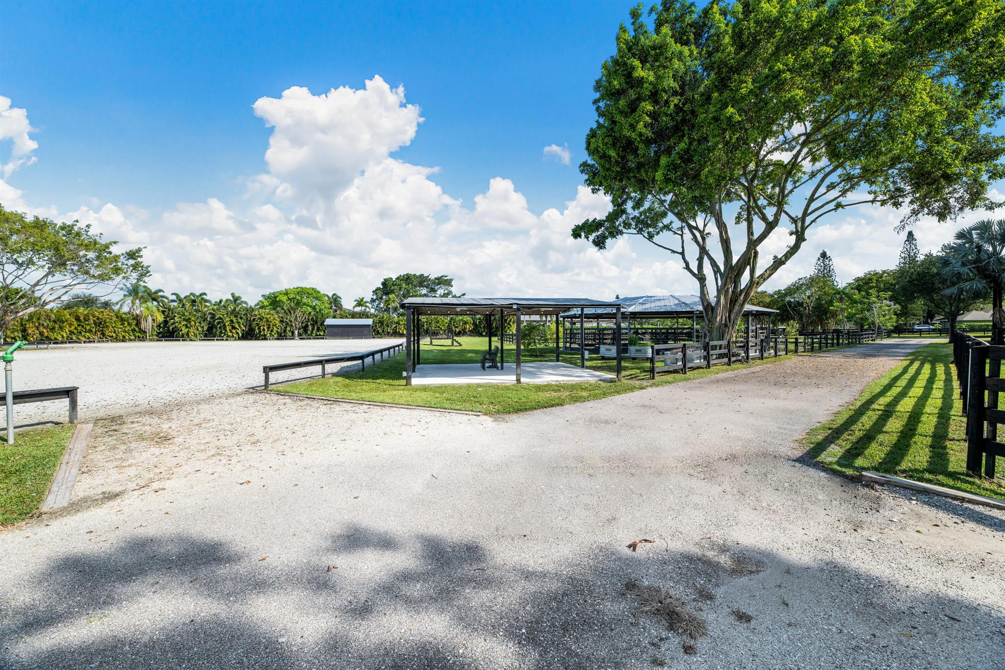 SADDLE TRAIL PARK OF WELL - Residential