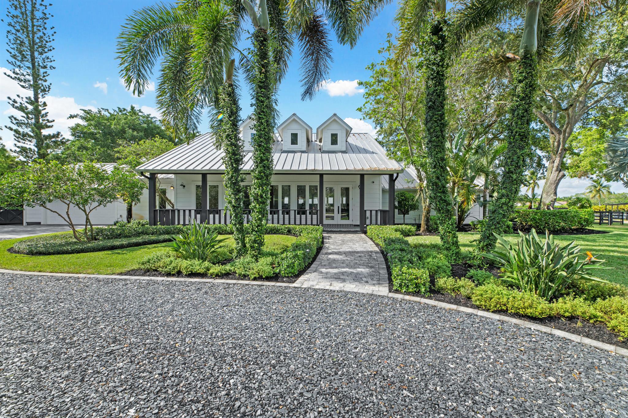 SADDLE TRAIL PARK OF WELL - Residential