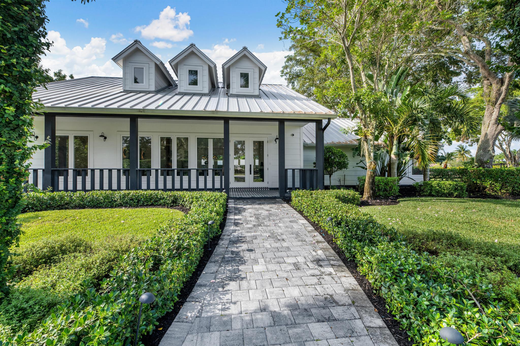 SADDLE TRAIL PARK OF WELL - Residential