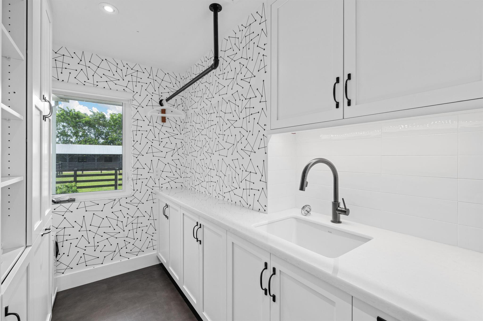 SADDLE TRAIL PARK OF WELL - Residential