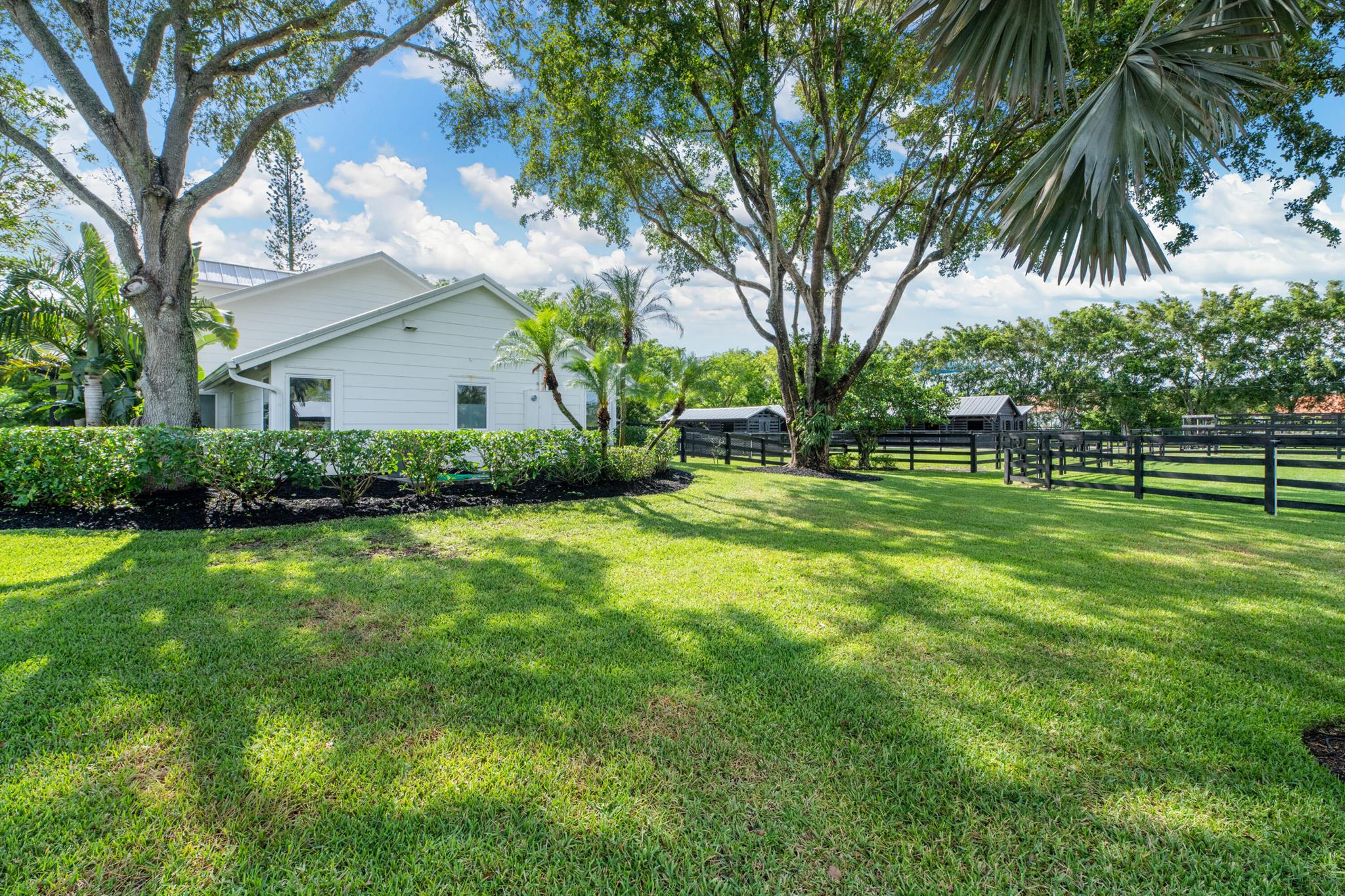 SADDLE TRAIL PARK OF WELL - Residential