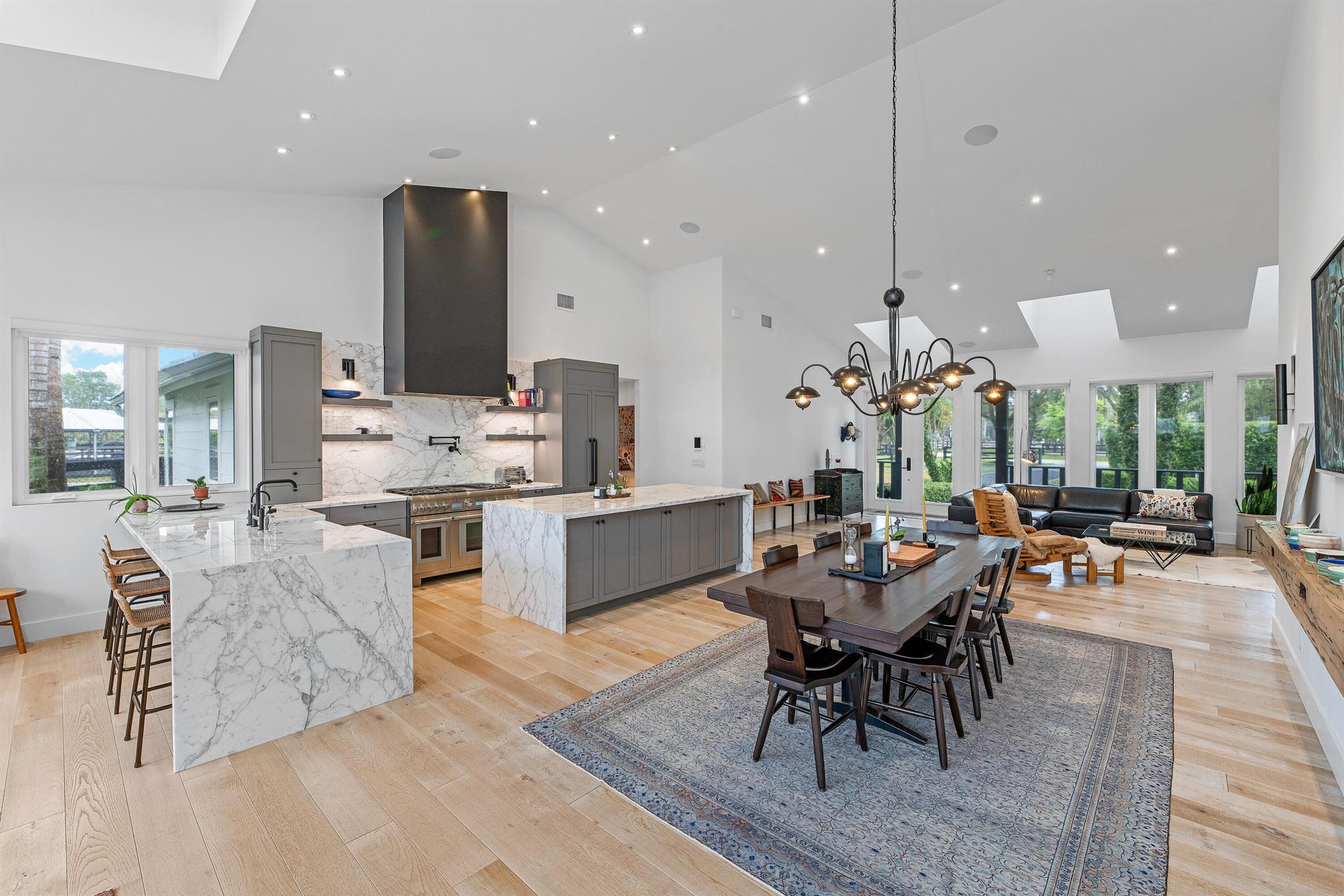 SADDLE TRAIL PARK OF WELL - Residential