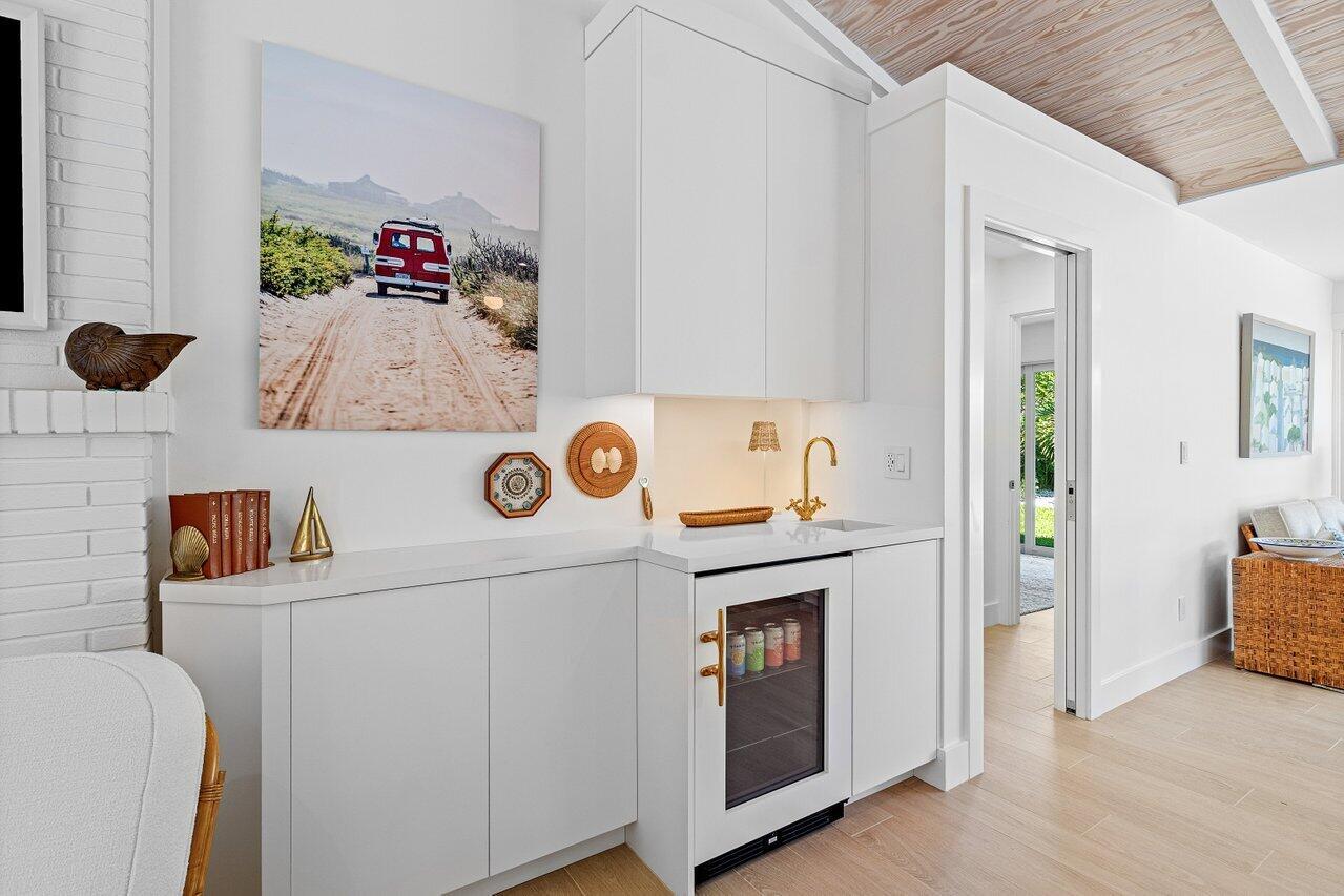 SHORE VIEW - Residential Lease