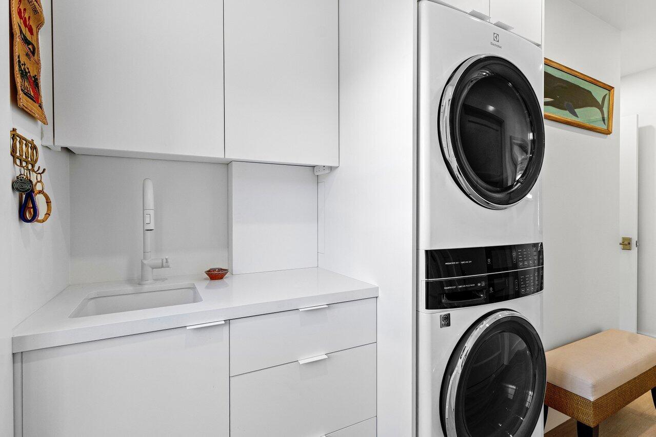 SHORE VIEW - Residential Lease