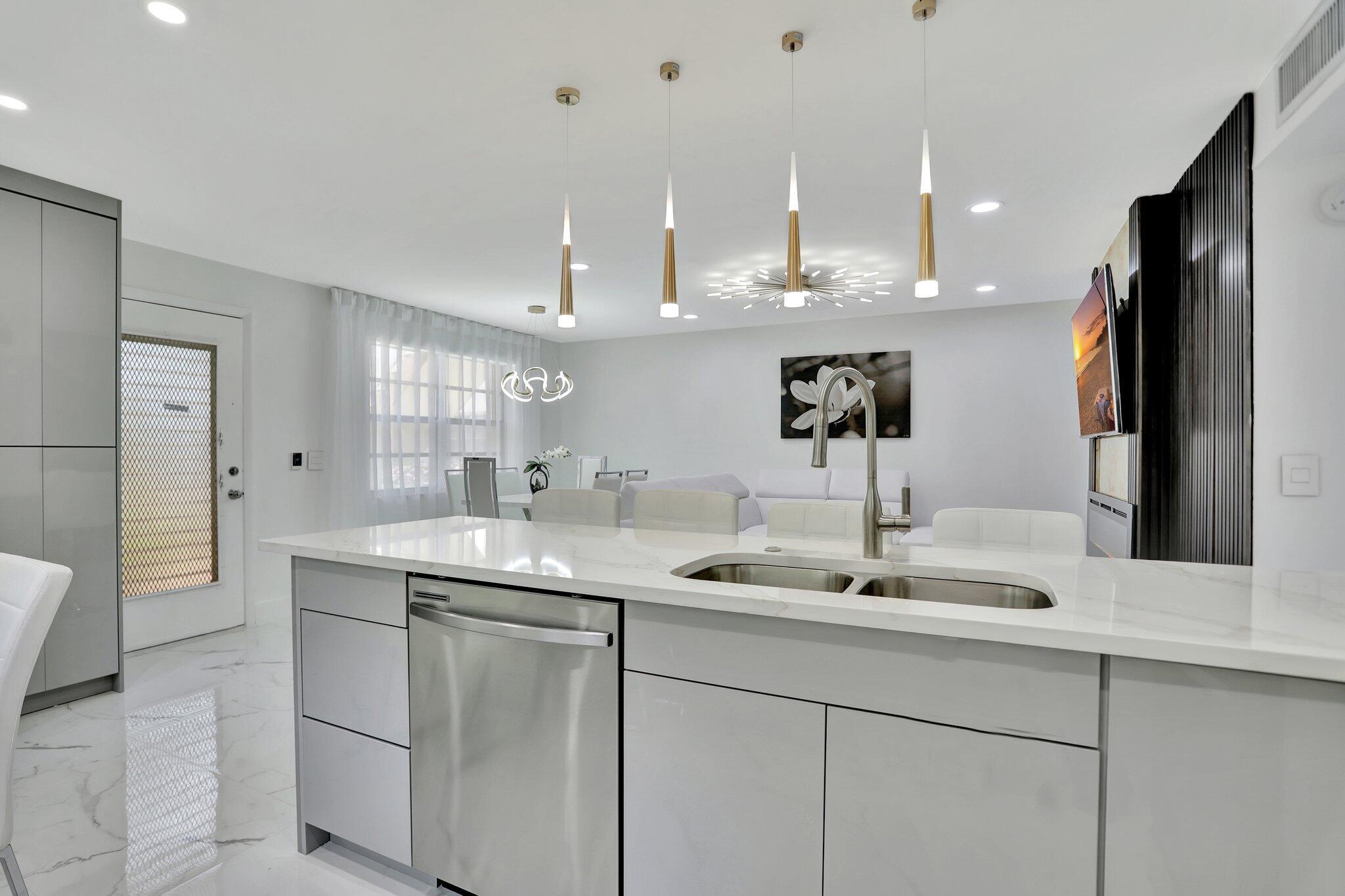 KINGS POINT NORMANDY COND - Residential