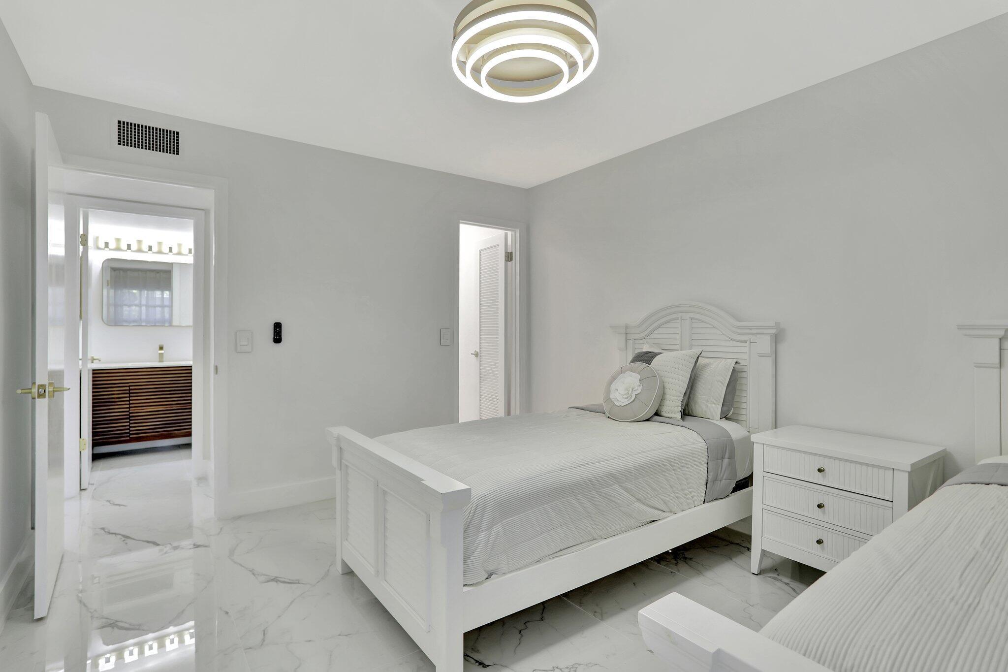 KINGS POINT NORMANDY COND - Residential