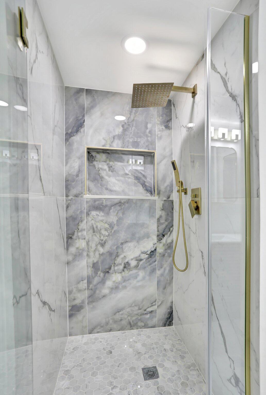 KINGS POINT NORMANDY COND - Residential