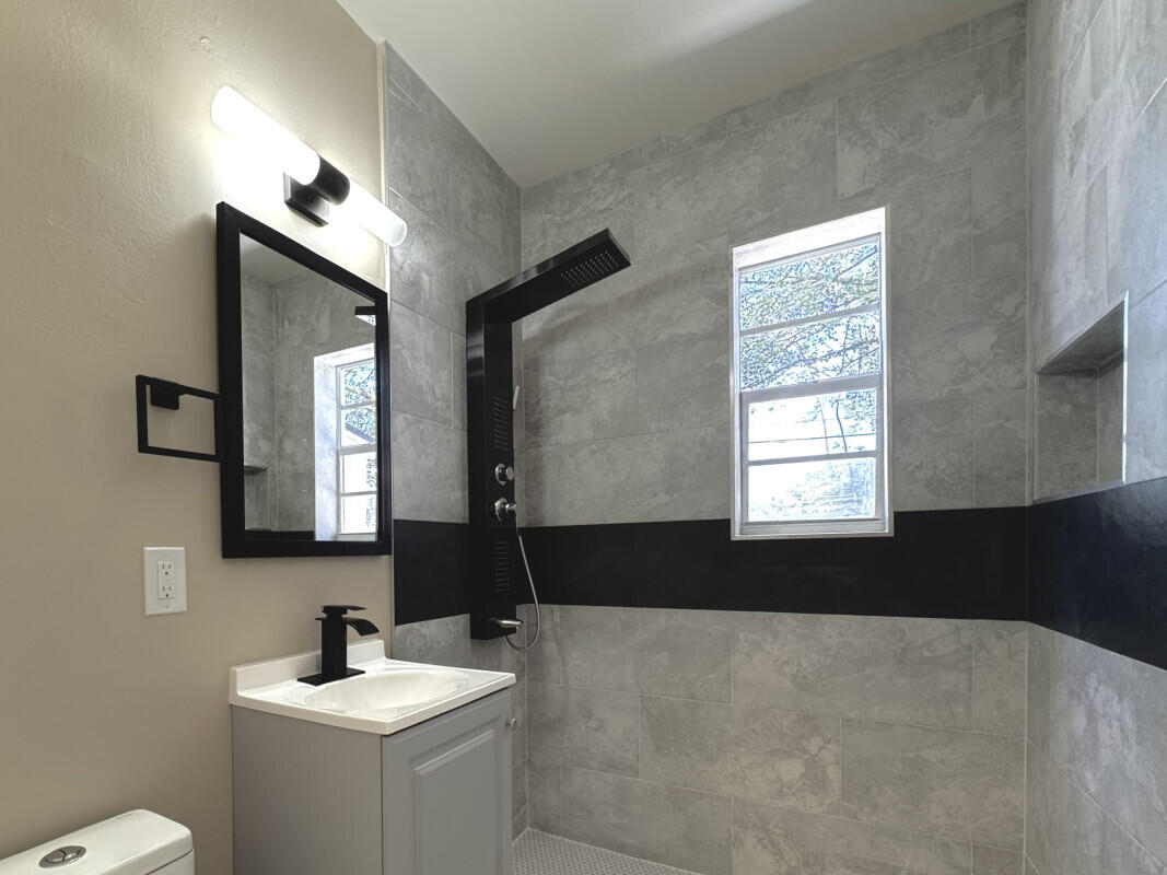 LAUDERDALE MANORS AMD PLAT - Residential