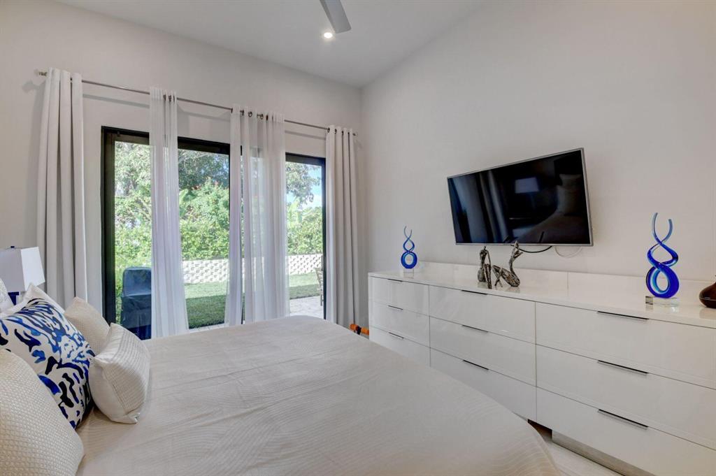 OCEANVIEW TOWNHOMES - Residential Lease