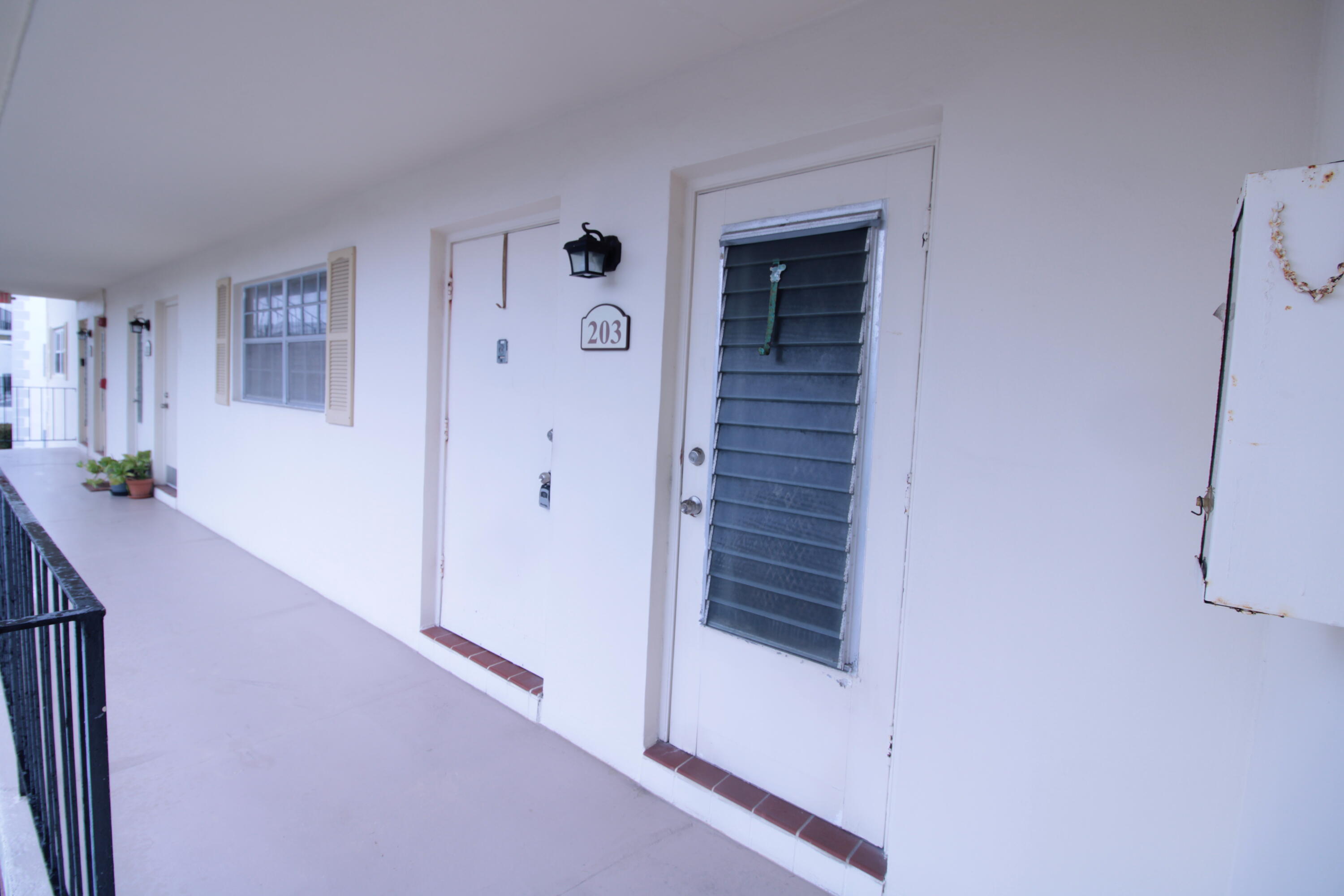 460 Paradise Isle Boulevard 203