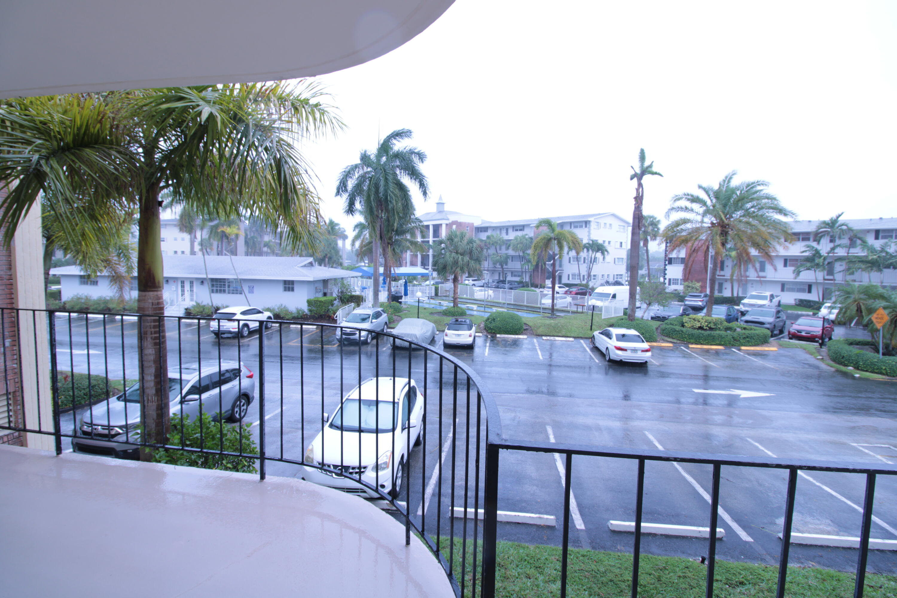 460 Paradise Isle Boulevard 203