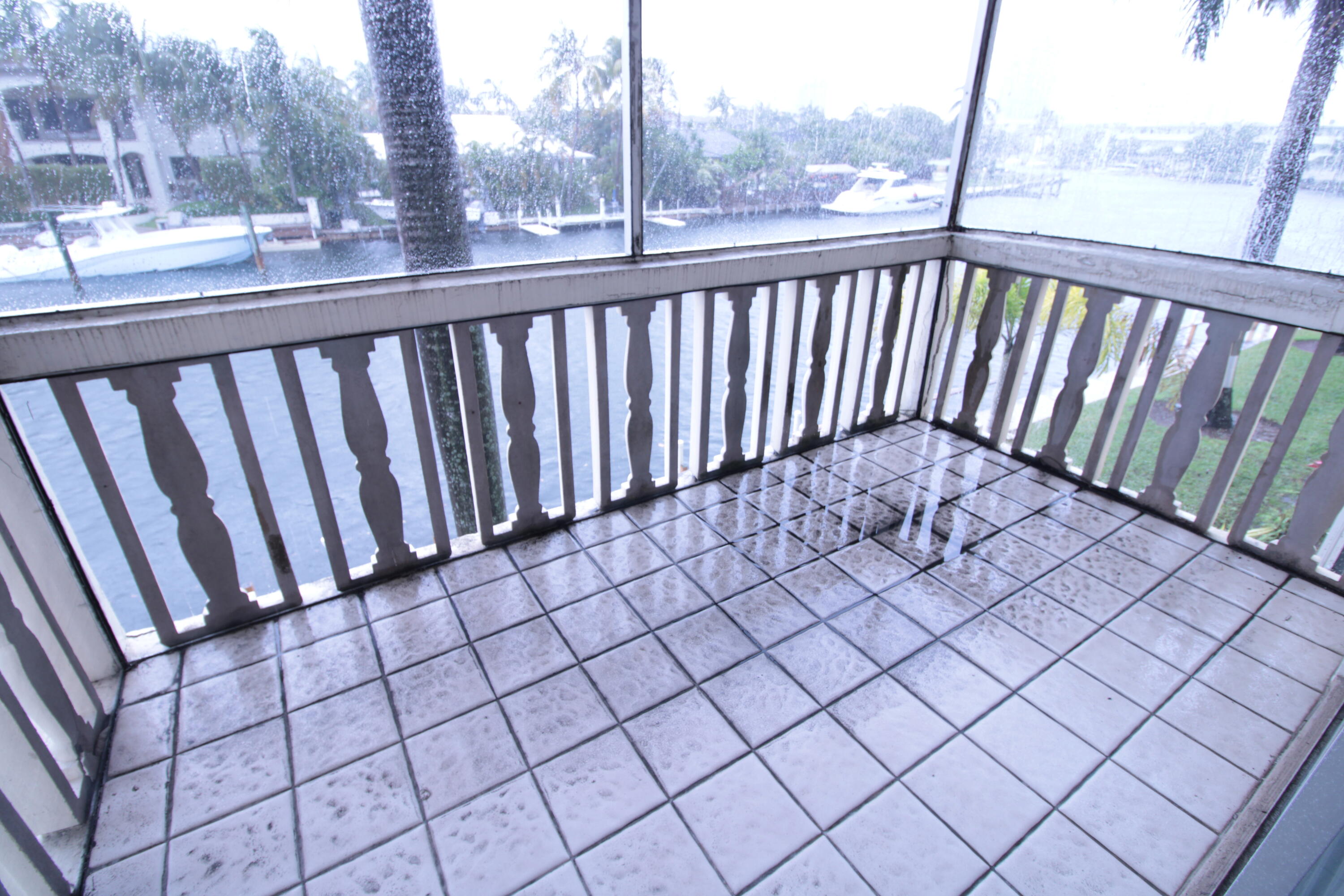 460 Paradise Isle Boulevard 203