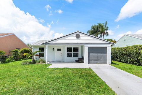 8257 Cedar Hollow Ln Boca Raton FL 33433