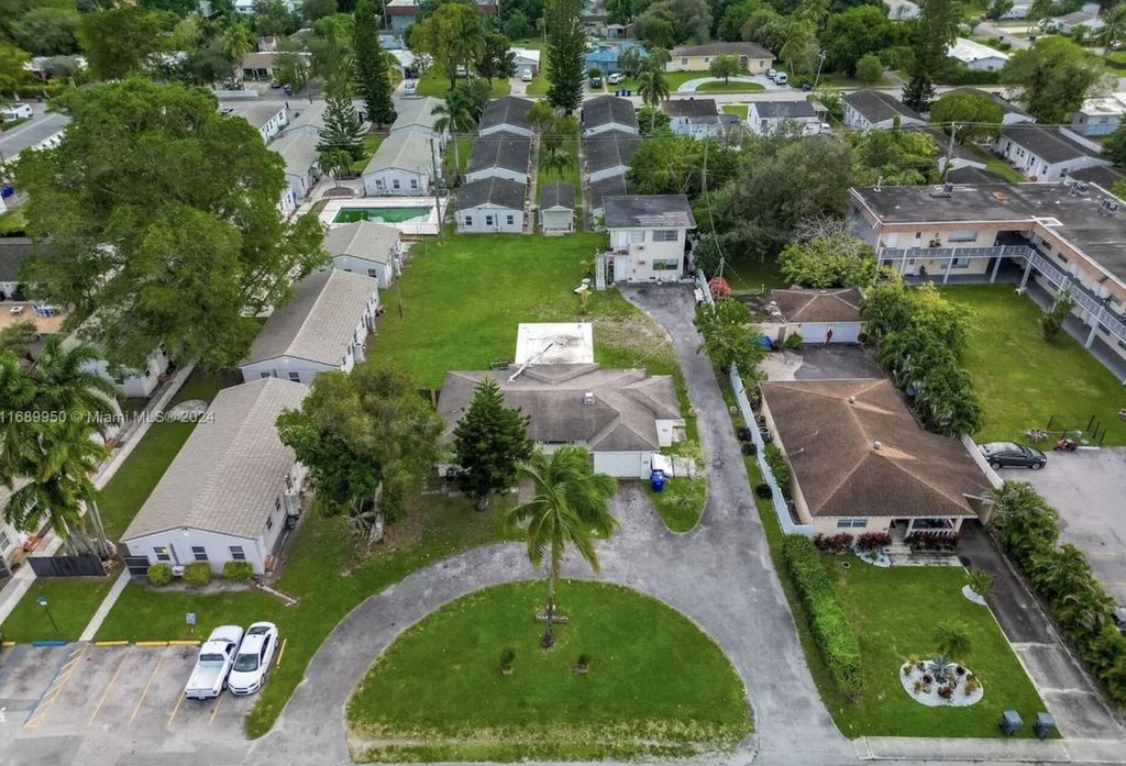 Photo of 2646 Johnson Street, Hollywood, FL 33020 (MLS # B26030803)