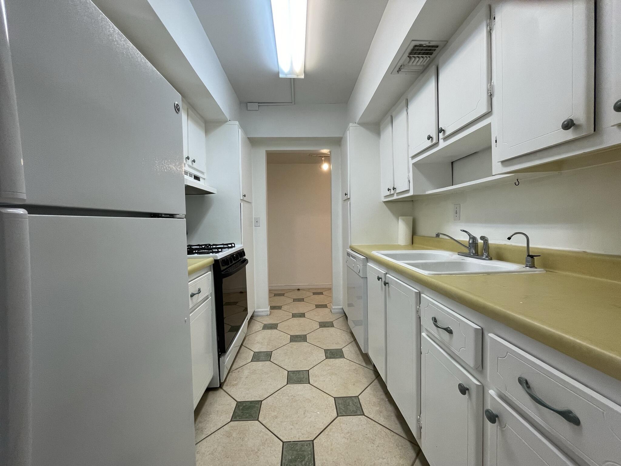 VIKING ARMS CONDO - Residential Lease