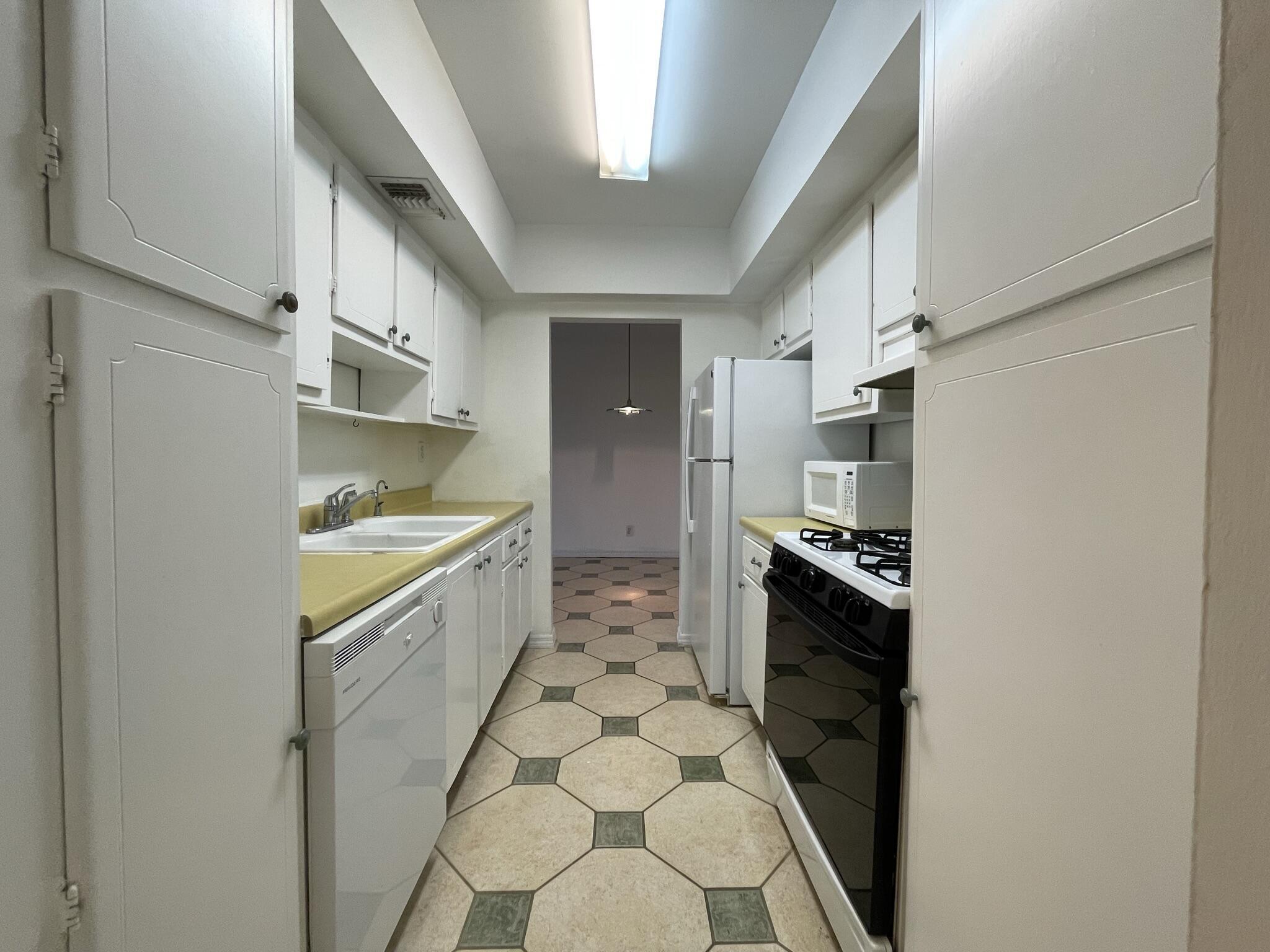 VIKING ARMS CONDO - Residential Lease