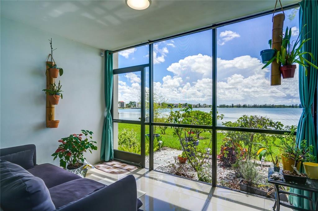 Lake Emerald - Residential