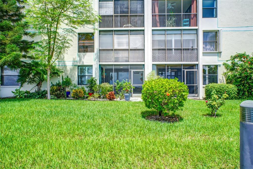 Lake Emerald - Residential