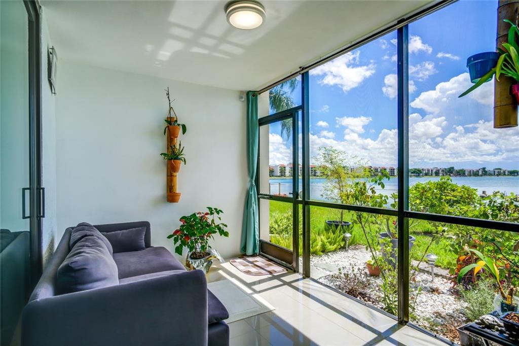 Lake Emerald - Residential