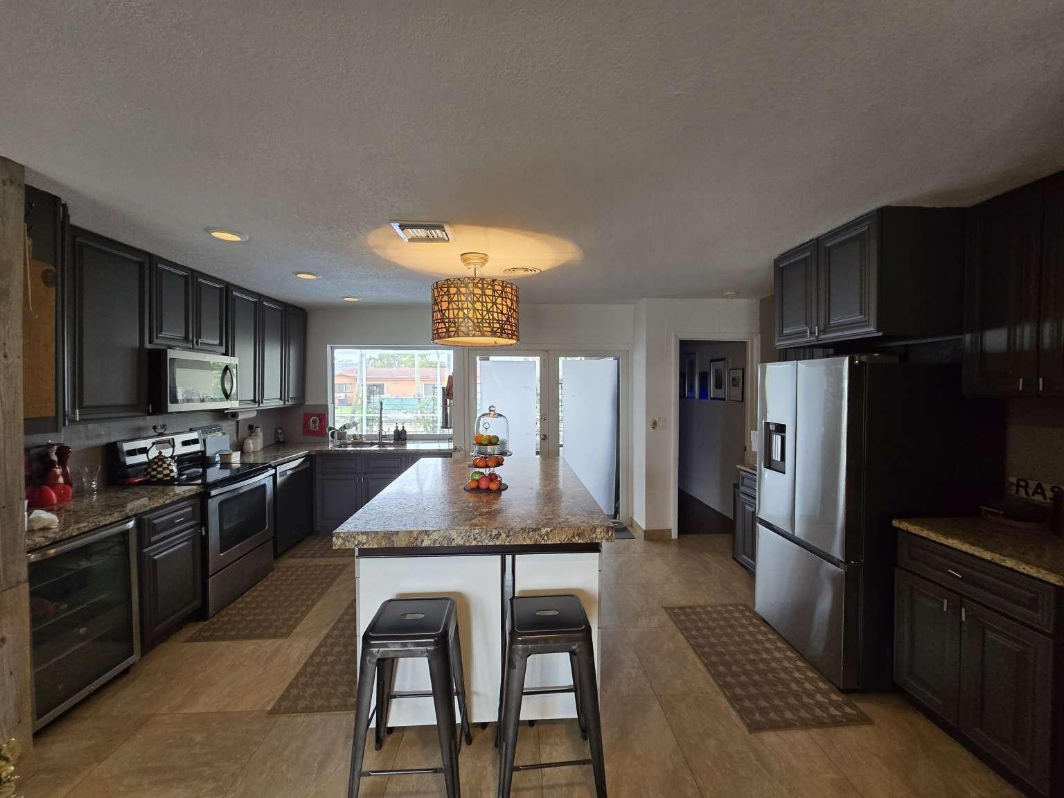 1736 NW 38th St