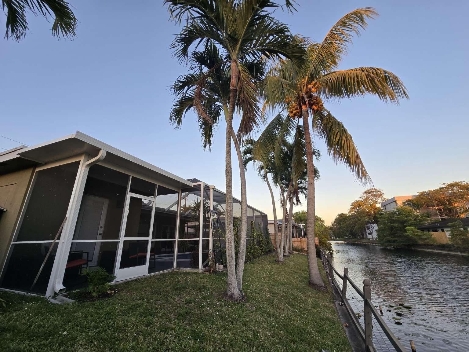 1736 NW 38th St