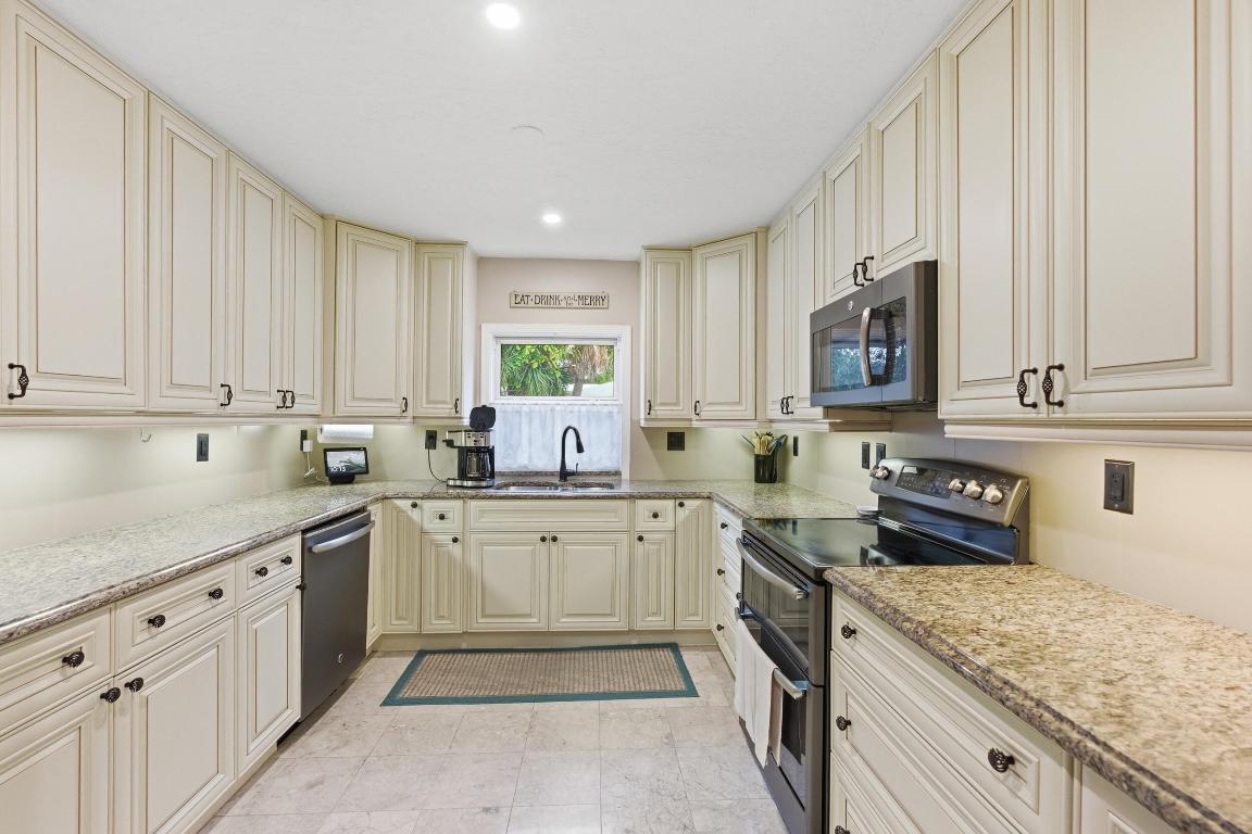 LAKE WORTH TOWN OF - Residential