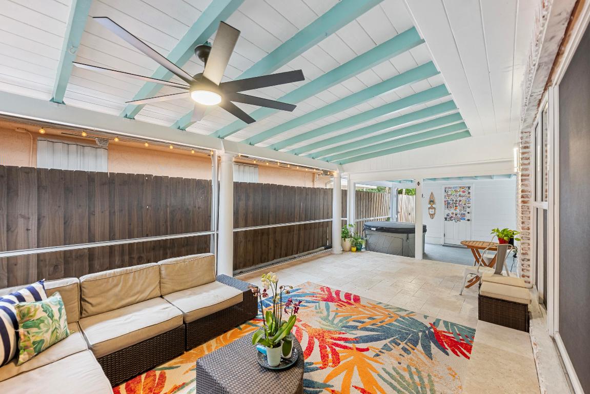 LAKE WORTH TOWN OF - Residential