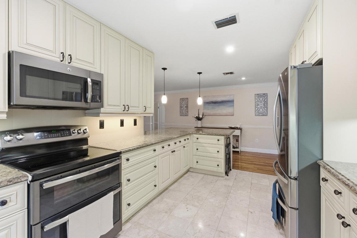 LAKE WORTH TOWN OF - Residential