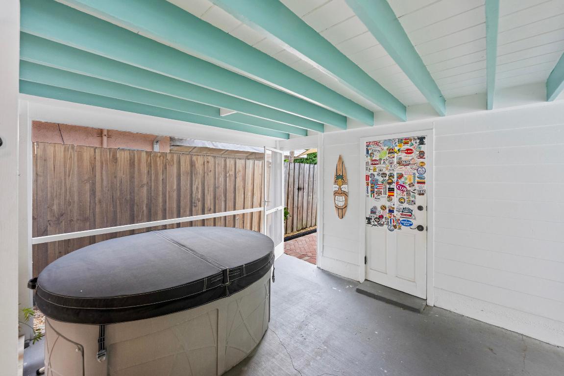 LAKE WORTH TOWN OF - Residential